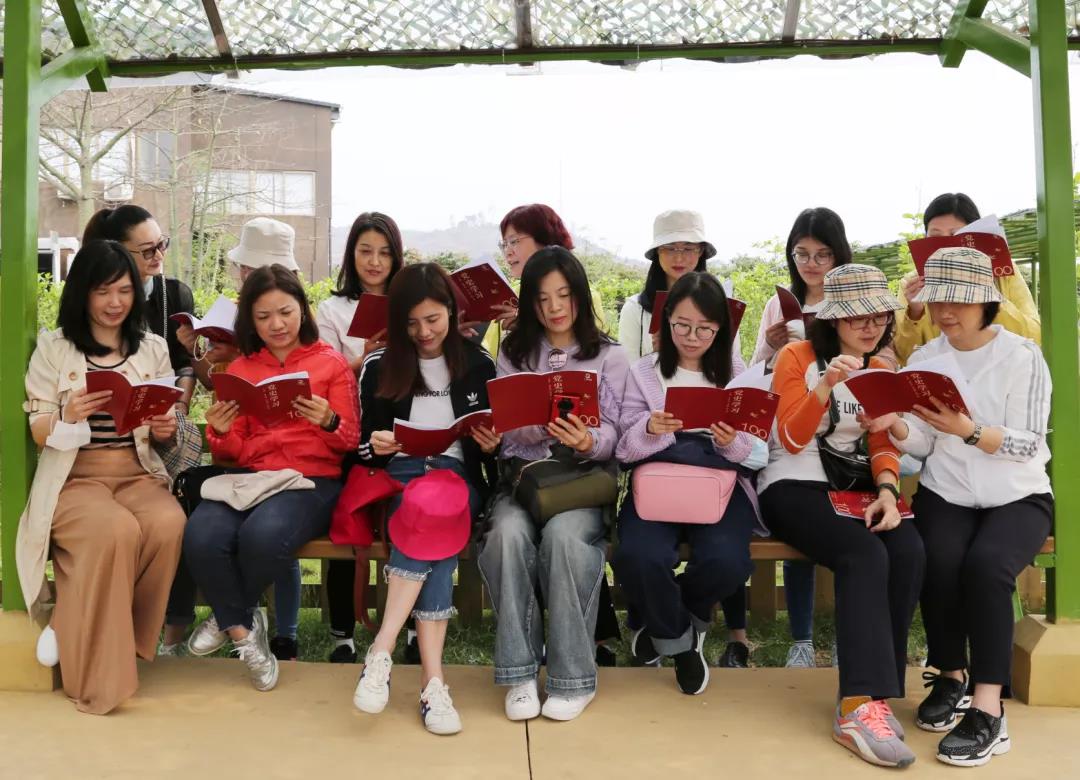 学党史 悟思想| 美高梅
她力量 缤纷向前——集团开展“天地广 新女性 学党史 鼓干劲”活动 学党史 悟思想| 美高梅
她力量 缤纷向前——集团开展“天地广 新女性 学党史 鼓干劲”活动