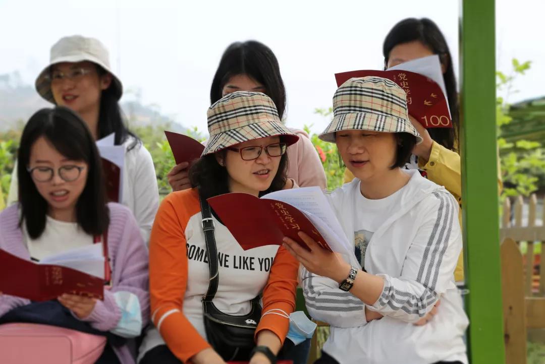 学党史 悟思想| 美高梅
她力量 缤纷向前——集团开展“天地广 新女性 学党史 鼓干劲”活动 学党史 悟思想| 美高梅
她力量 缤纷向前——集团开展“天地广 新女性 学党史 鼓干劲”活动