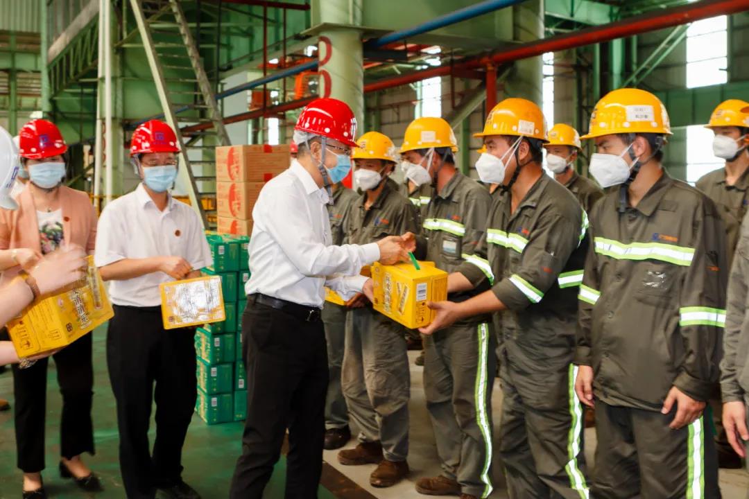 学党史 办实事 | 美高梅集团
工会开展“送清凉 送关爱”活动 学党史 办实事 | 美高梅集团
工会开展“送清凉 送关爱”活动