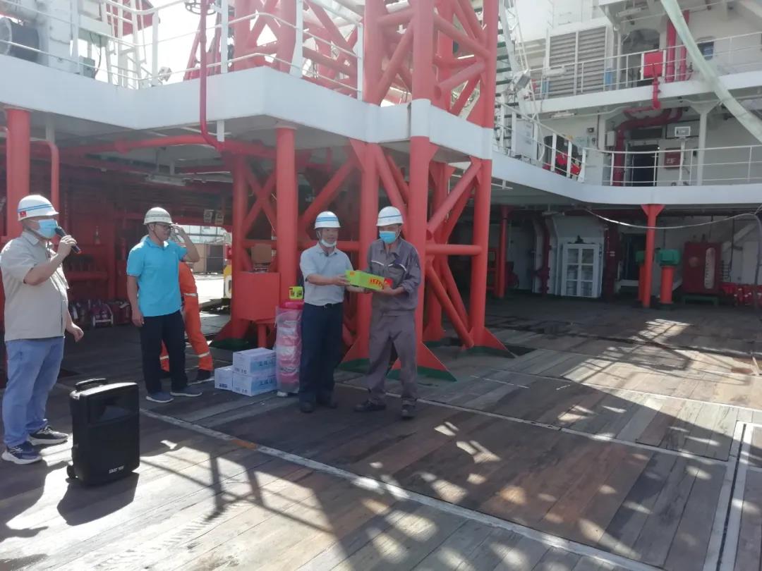 学党史 办实事 | 美高梅集团
工会开展“送清凉 送关爱”活动 学党史 办实事 | 美高梅集团
工会开展“送清凉 送关爱”活动