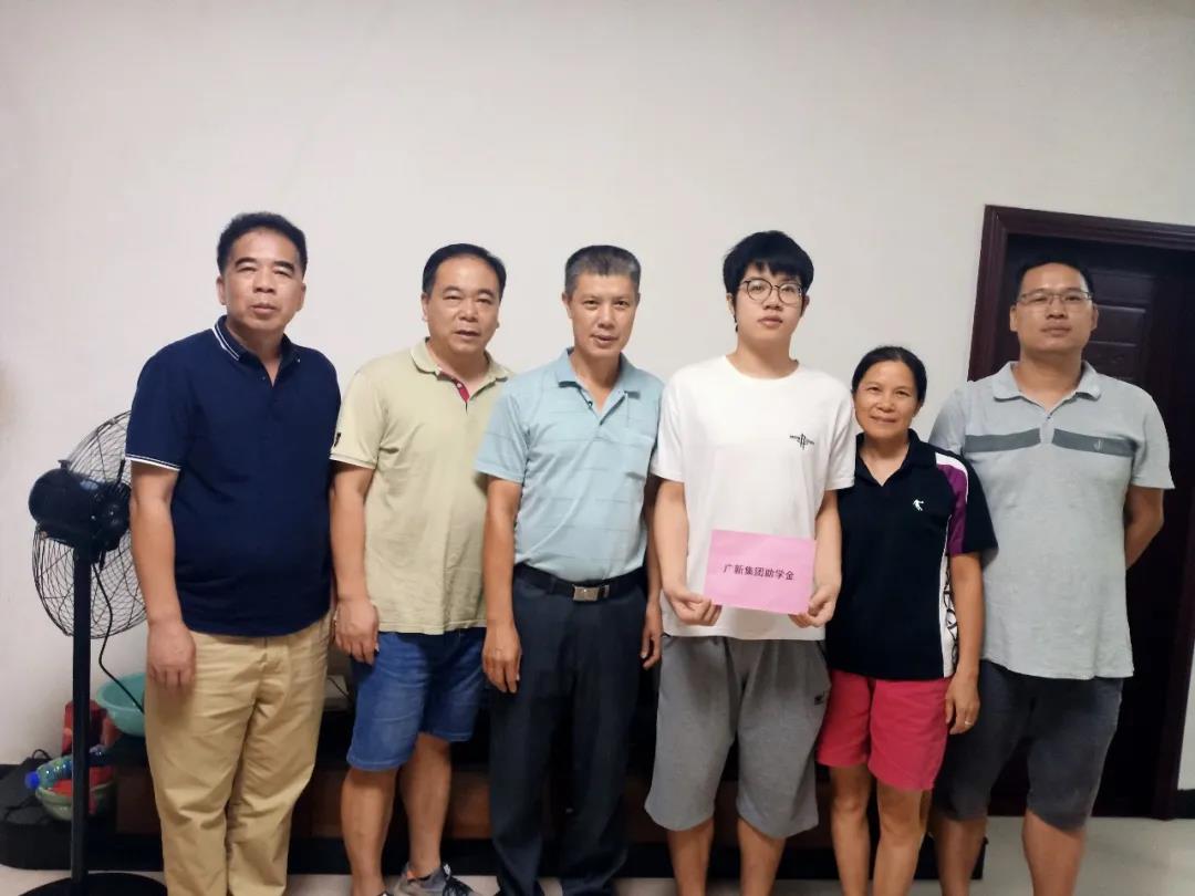 【“我为群众办实事”典型案例】美高梅集团
用好困难帮扶机制 畅通62名困难职工子女求学路 【“我为群众办实事”典型案例】美高梅集团
用好困难帮扶机制 畅通62名困难职工子女求学路