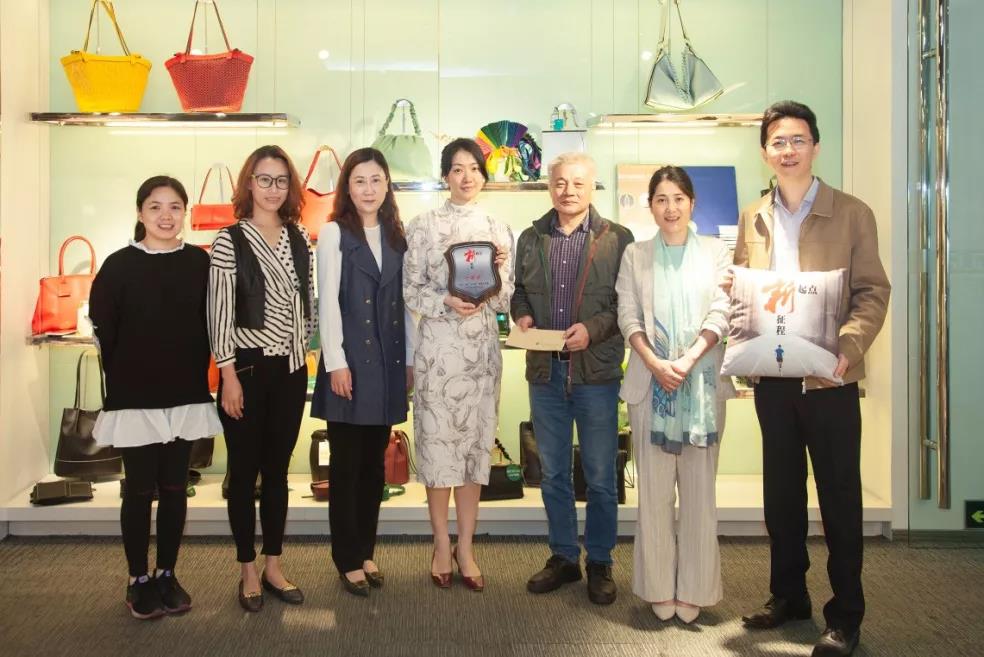 【2019年度美高梅
荣誉体系先进典型系列报道六:省开发箱包公司总经理黎军】坚守初心 砥砺前行 【2019年度美高梅
荣誉体系先进典型系列报道六:省开发箱包公司总经理黎军】坚守初心 砥砺前行