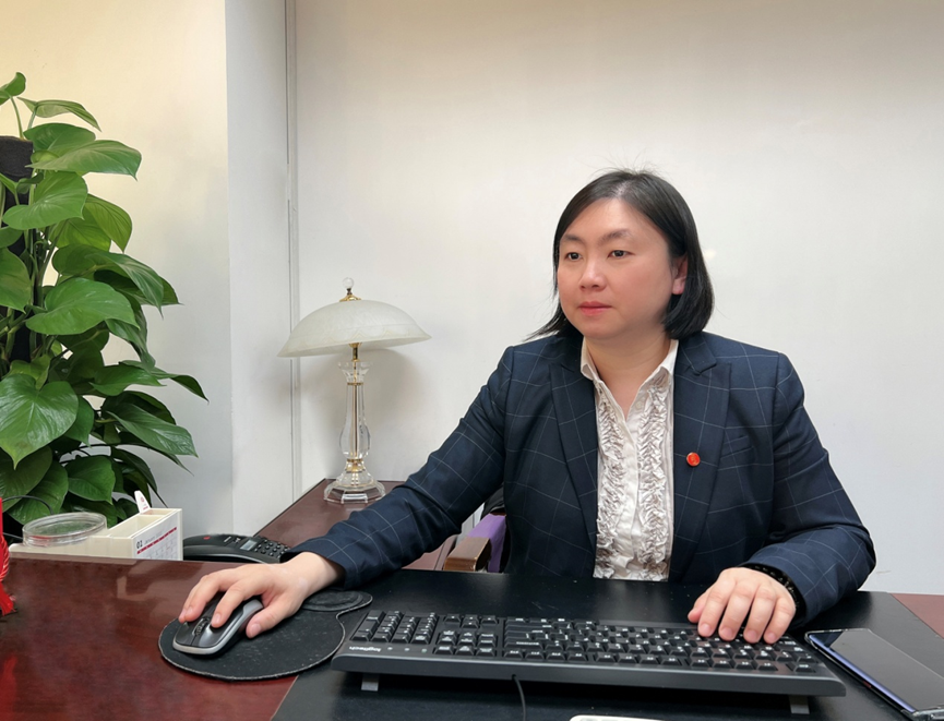 一路初心绽芳华 一片丹心向阳开 一路初心绽芳华 一片丹心向阳开