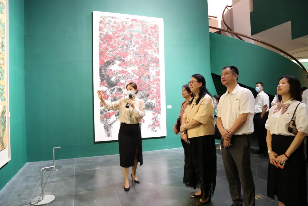 永远跟党走 奋进新征程——集团财务资金部党支部与金沃租赁党支部联合参观“广东省庆祝中国共产党成立100周年美术作品展” 永远跟党走 奋进新征程——集团财务资金部党支部与金沃租赁党支部联合参观“广东省庆祝中国共产党成立100周年美术作品展”