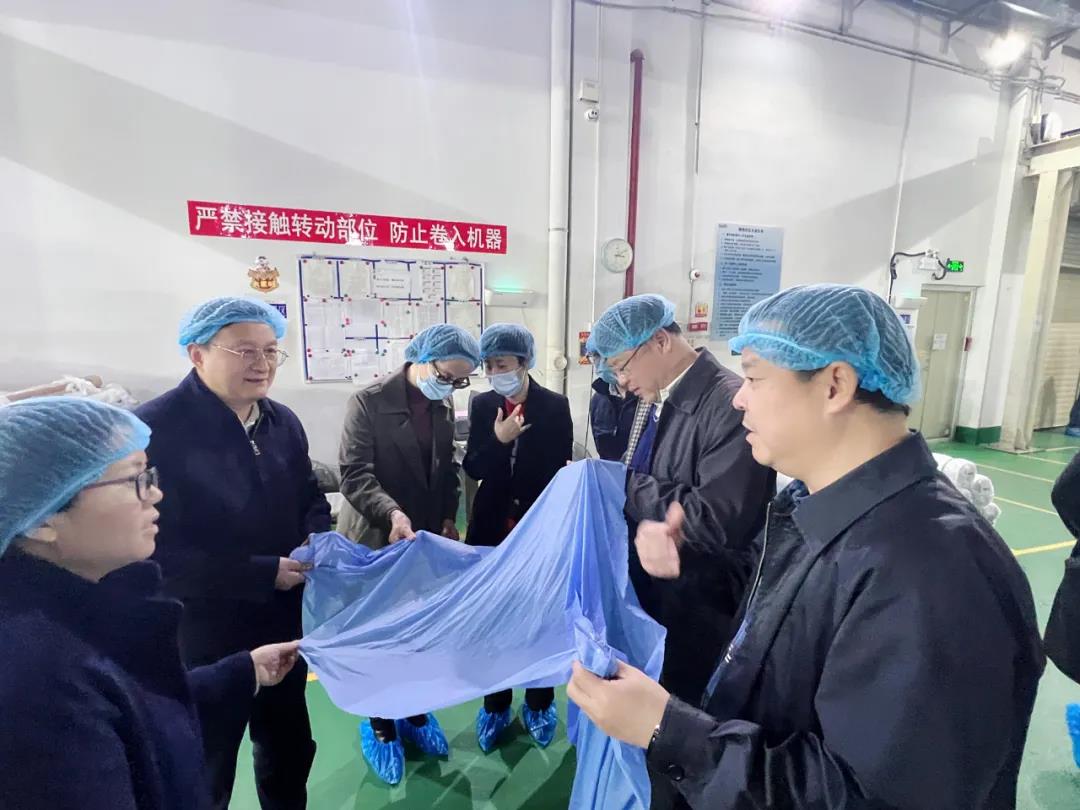 省国资委党委副书记、主任李成带队到美高梅集团
所属佛塑科技调研“专精特新”工作 省国资委党委副书记、主任李成带队到美高梅集团
所属佛塑科技调研“专精特新”工作