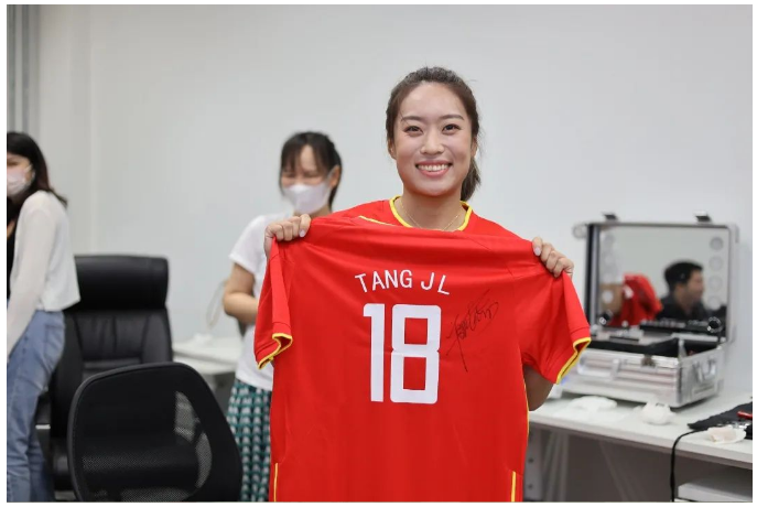 绽放亚洲!省广集团助力北京越野牵手女足之星 绽放亚洲!省广集团助力北京越野牵手女足之星