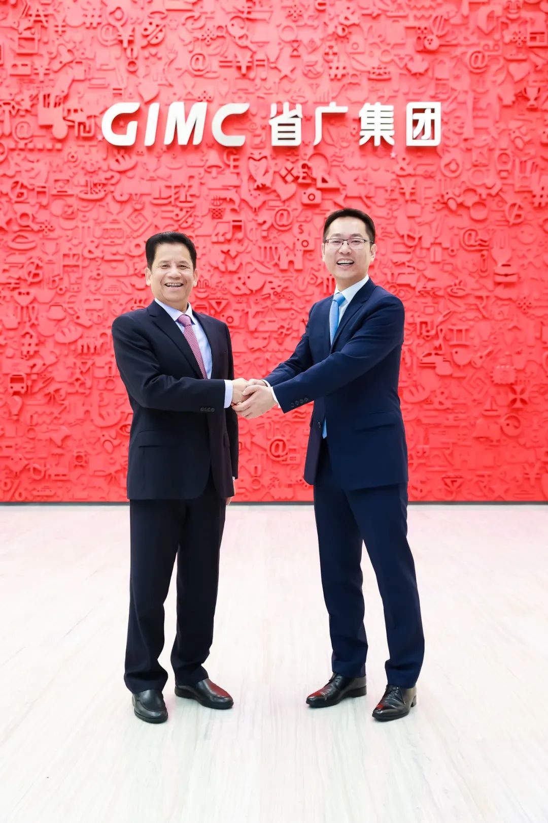 继往开来再出发!美高梅集团
所属省广集团新一届管理团队正式亮相 继往开来再出发!美高梅集团
所属省广集团新一届管理团队正式亮相