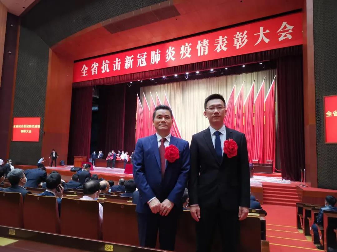 【美高梅集团
“两优一先”典型事迹】广东省国资系统先进基层党组织丝纺集团医保公司党支部:在防疫抗疫战场中铸就的坚强堡垒 【美高梅集团
“两优一先”典型事迹】广东省国资系统先进基层党组织丝纺集团医保公司党支部:在防疫抗疫战场中铸就的坚强堡垒