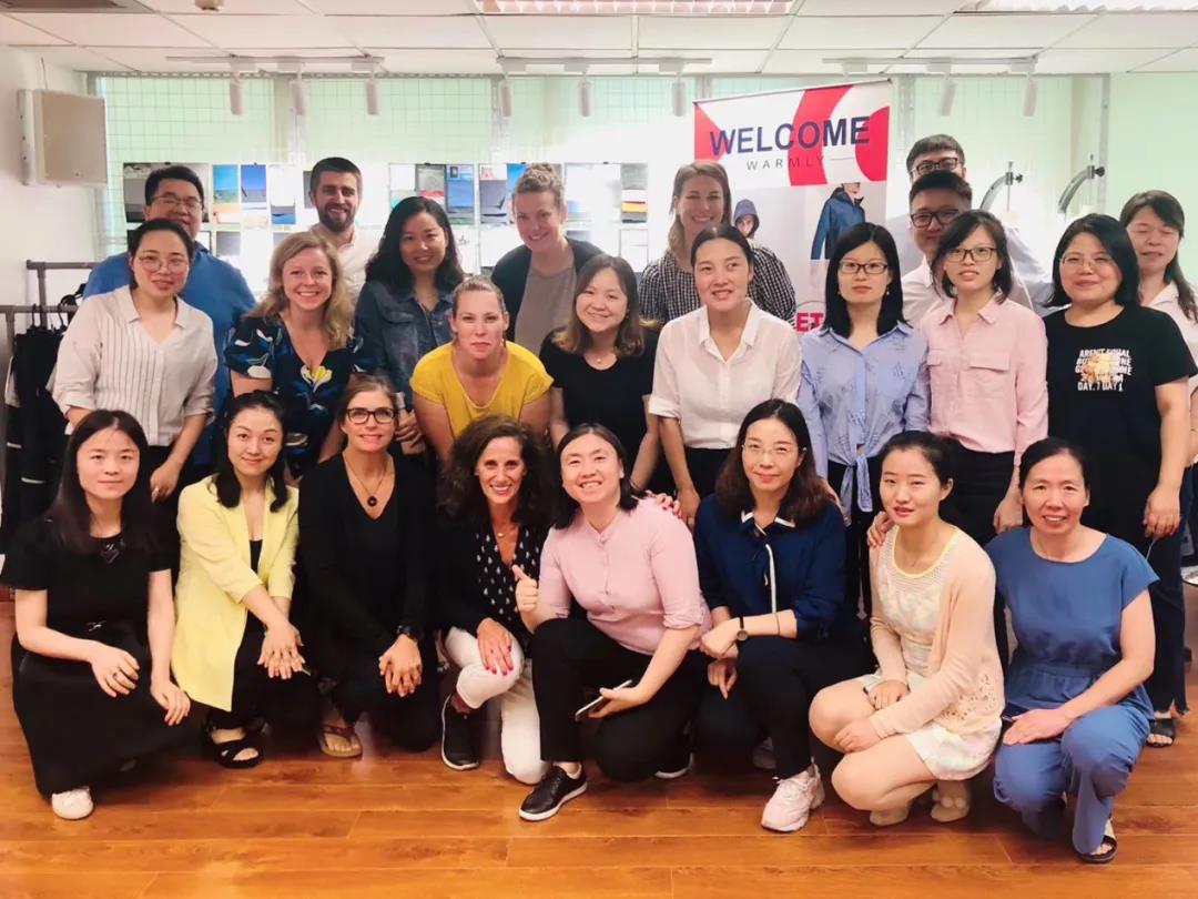 【美高梅集团
“两优一先”典型事迹】美高梅集团
优秀共产党员赖玉艳：以奋斗为桨 秉承高质量客户服务逐浪前行