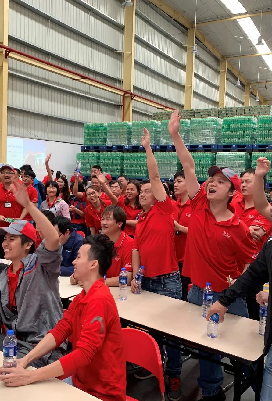 【美高梅集团
“两优一先”典型事迹】美高梅集团
先进基层党组织省食品可口可乐公司党总支:让党旗在混合所有制企业高高飘扬 【美高梅集团
“两优一先”典型事迹】美高梅集团
先进基层党组织省食品可口可乐公司党总支:让党旗在混合所有制企业高高飘扬