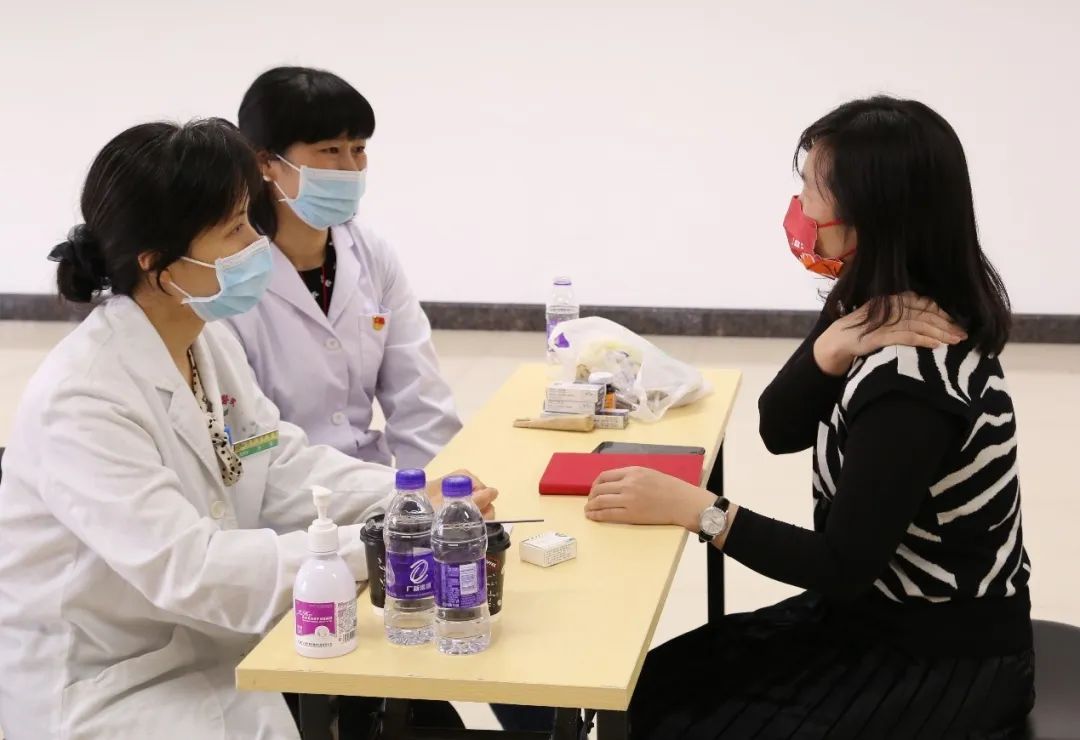 支部共建学雷锋 三月春风暖人心 支部共建学雷锋 三月春风暖人心