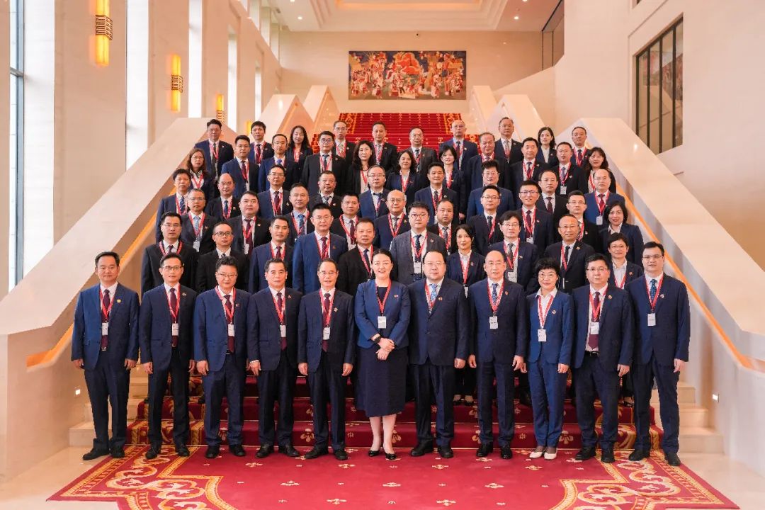 美高梅集团
积极打好稳就业保就业组合拳