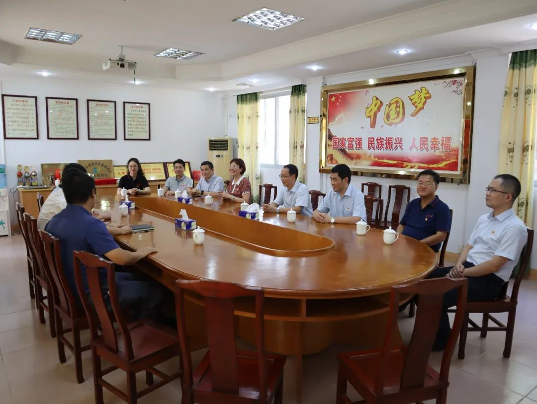 美高梅集团
党委副书记、工会主席黄家合带队到合水镇调研乡村振兴驻镇帮扶工作