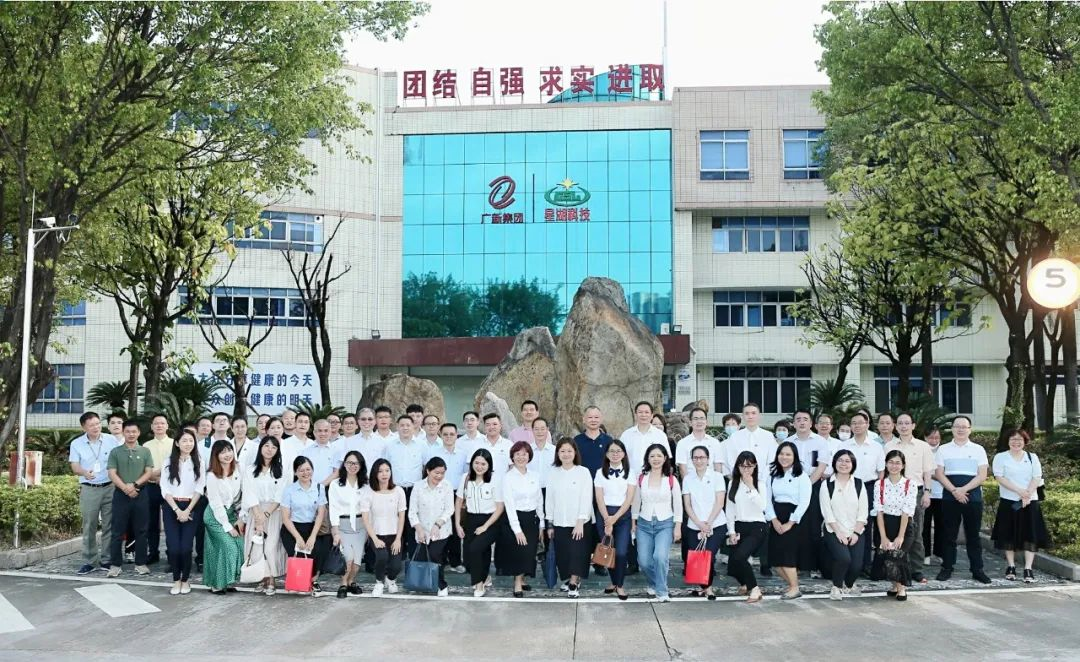 美高梅集团
举行2022年“匠人匠心 奋进共生”劳模工匠联盟启动仪式暨工会干部培训班 美高梅集团
举行2022年“匠人匠心 奋进共生”劳模工匠联盟启动仪式暨工会干部培训班