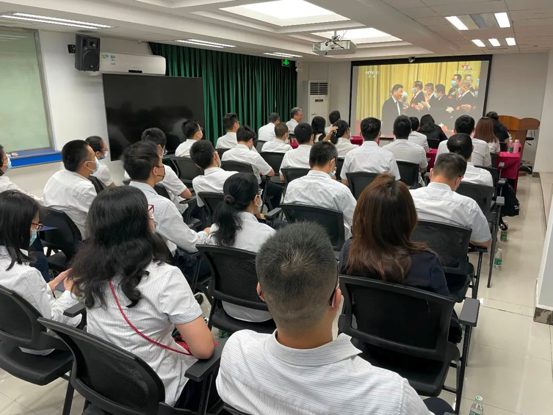 踔厉奋发,勇毅前行|美高梅集团
认真组织收听收看党的二十大开幕盛况 踔厉奋发,勇毅前行|美高梅集团
认真组织收听收看党的二十大开幕盛况