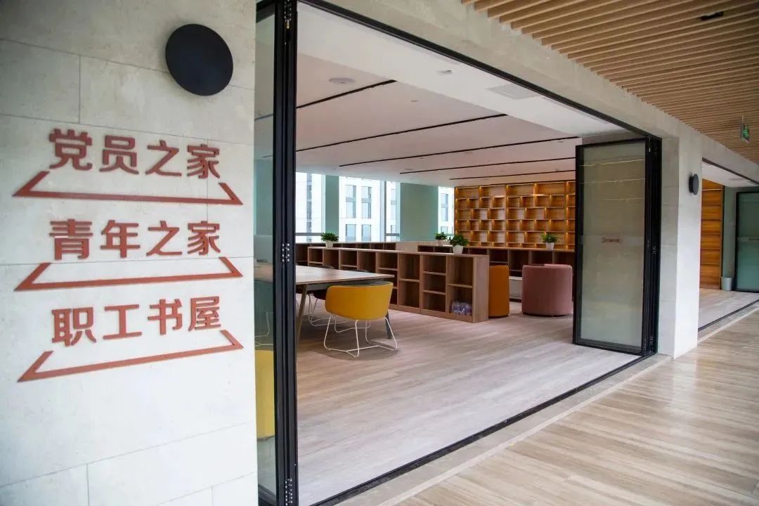 集团举行职工之家启用仪式暨2023年美高梅
年货节游园活动 集团举行职工之家启用仪式暨2023年美高梅
年货节游园活动