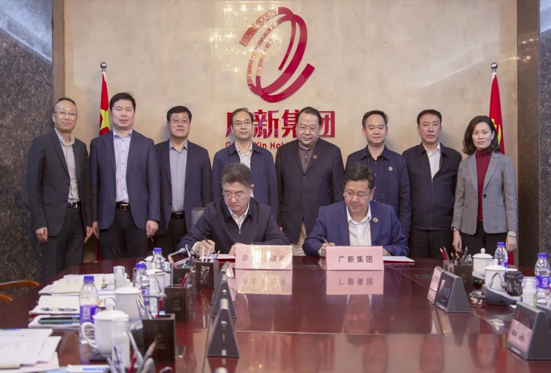 赤峰市委书记万超岐一行到访集团 赤峰市委书记万超岐一行到访集团