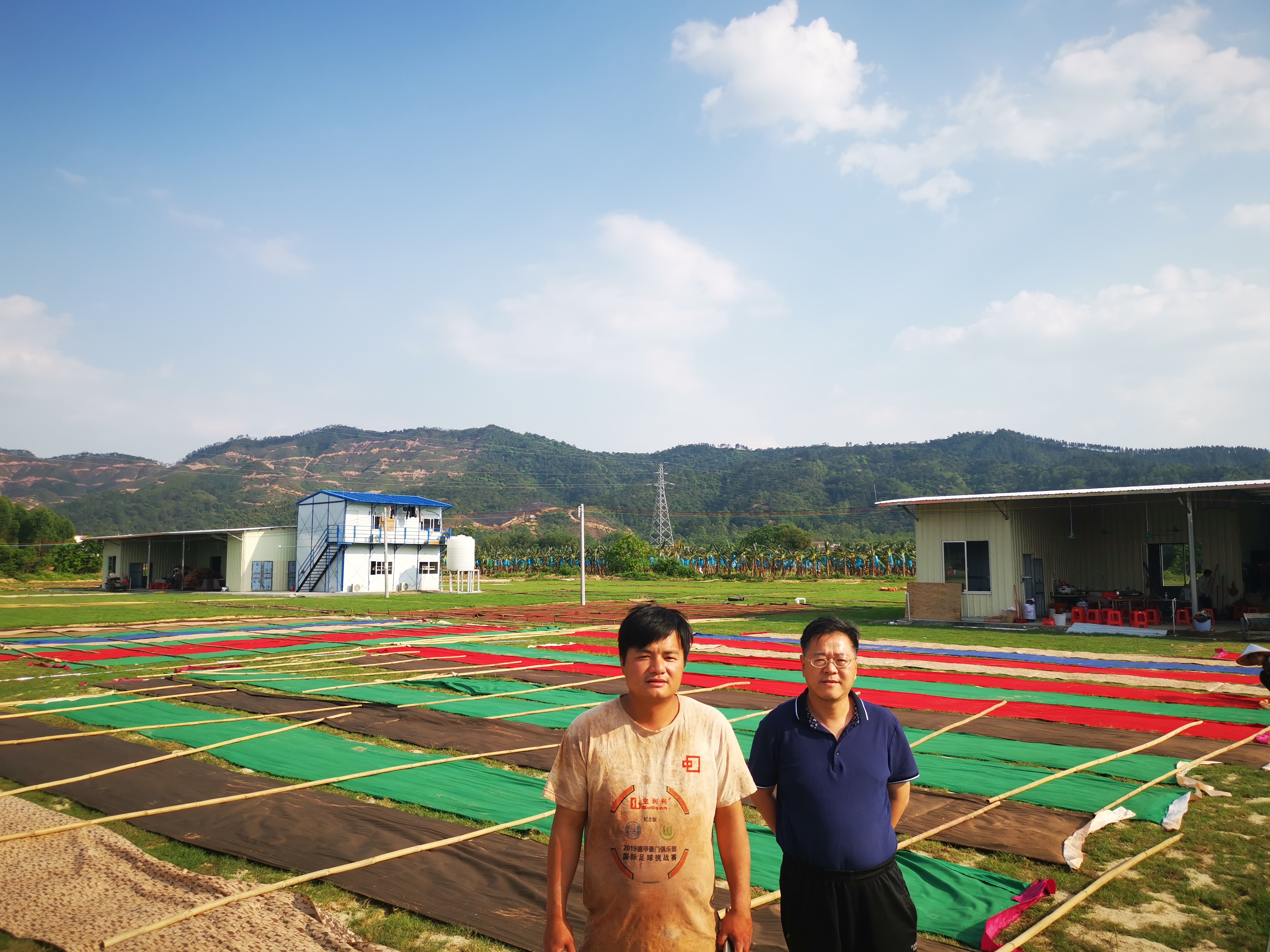 【乡村振兴】美高梅集团
驻村第一书记巫卫文:阡陌乡间话“振兴” 不负韶华不负乡村 【乡村振兴】美高梅集团
驻村第一书记巫卫文:阡陌乡间话“振兴” 不负韶华不负乡村