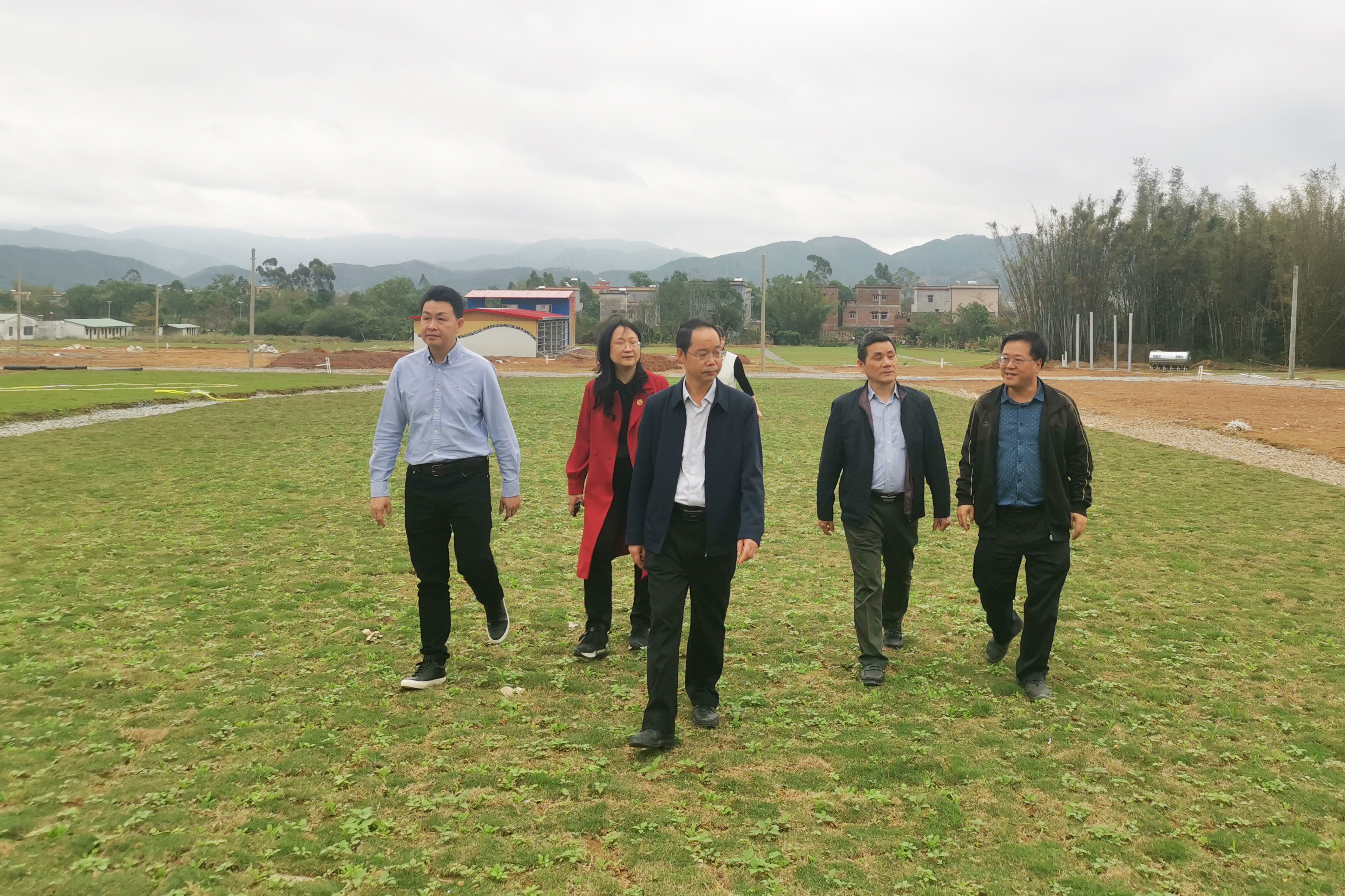 美高梅集团
党委副书记、董事、工会主席黄家合带队调研指导乡村振兴驻镇帮扶工作 美高梅集团
党委副书记、董事、工会主席黄家合带队调研指导乡村振兴驻镇帮扶工作