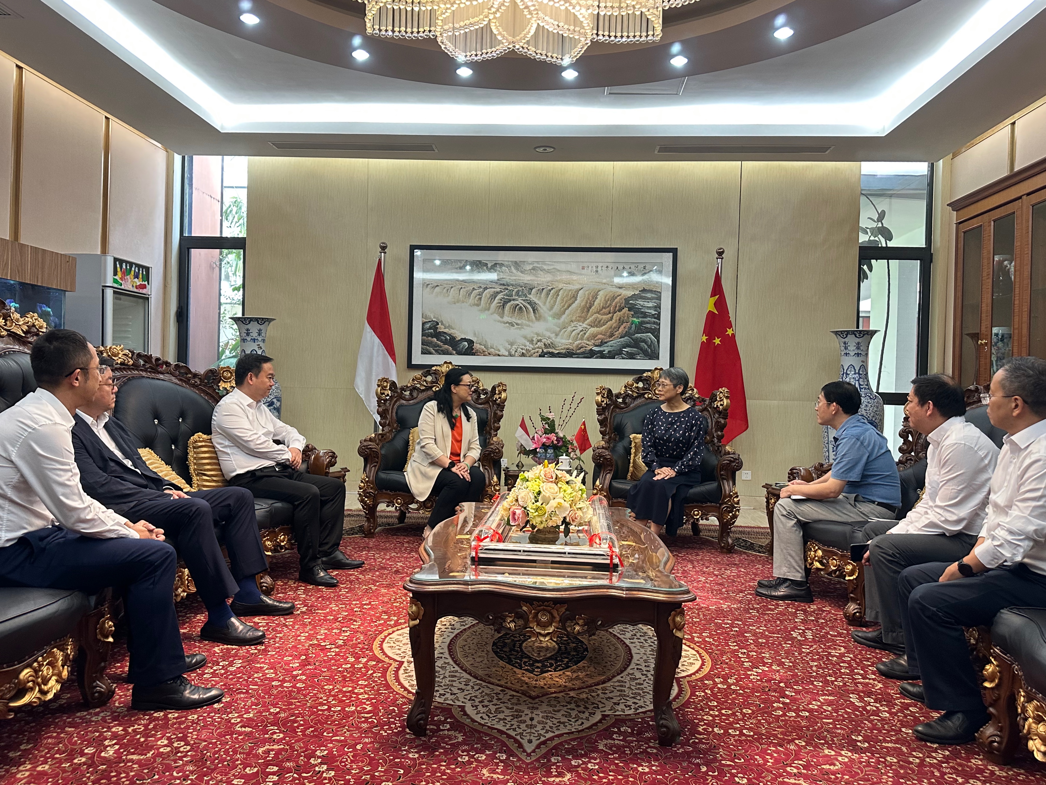 美高梅集团
党委书记、董事长白涛率队赴印尼调研