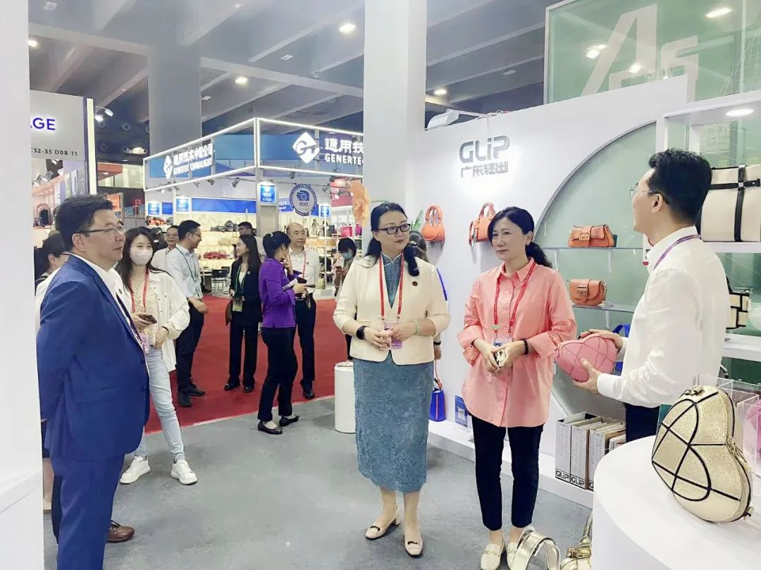 美高梅集团
党委书记、董事长白涛率队调研外贸企业广交会参展情况 美高梅集团
党委书记、董事长白涛率队调研外贸企业广交会参展情况