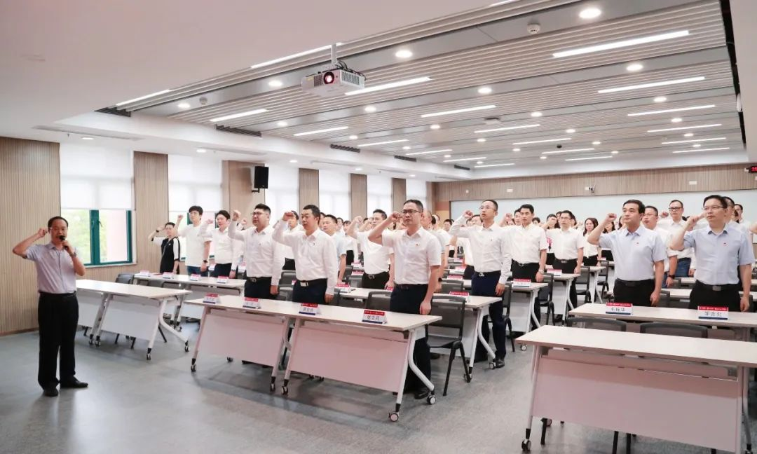 砥初心担使命 强本领建新功 | 美高梅集团
开展后备人才80、85班月度集训 