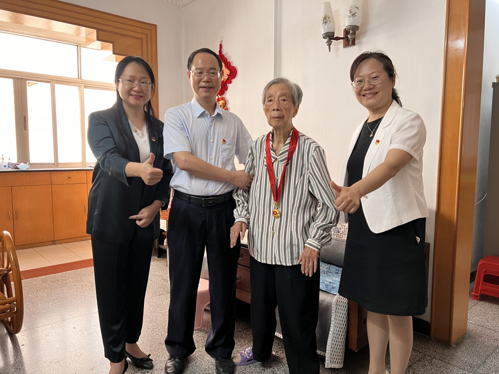 弘扬伟大建党精神 凝聚力量创建一流 | 美高梅集团
开展迎“七一”系列活动 弘扬伟大建党精神 凝聚力量创建一流 | 美高梅集团
开展迎“七一”系列活动