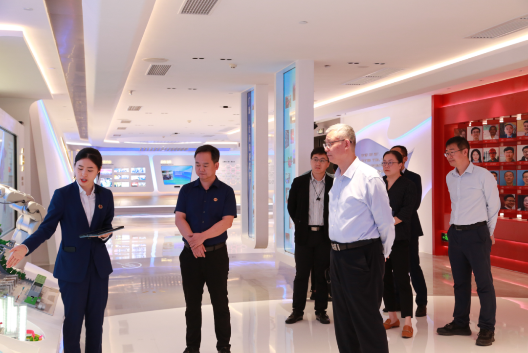 共谱高质量发展新篇章 | 广东信保党委书记、总经理胡拥军一行到访美高梅集团
共谱高质量发展新篇章 | 广东信保党委书记、总经理胡拥军一行到访美高梅集团