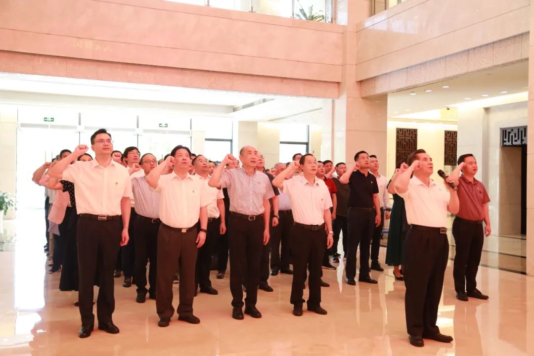 美高梅集团
党委组织党员领导干部到省反腐倡廉教育基地开展警示教育活动