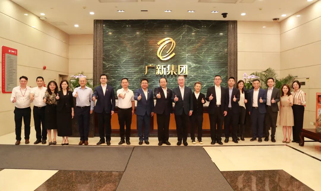 全国政协常委唐英年先生一行到访美高梅集团
全国政协常委唐英年先生一行到访美高梅集团