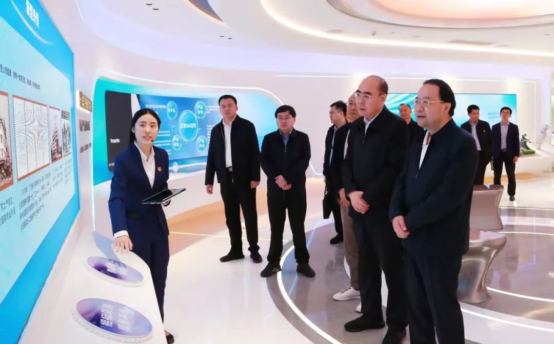 黑龙江省大庆市委副书记、市长李岩松一行到访美高梅集团
黑龙江省大庆市委副书记、市长李岩松一行到访美高梅集团