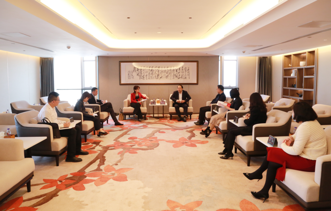 进出口银行广东省分行党委书记、行长刘亚一行到访美高梅集团
进出口银行广东省分行党委书记、行长刘亚一行到访美高梅集团